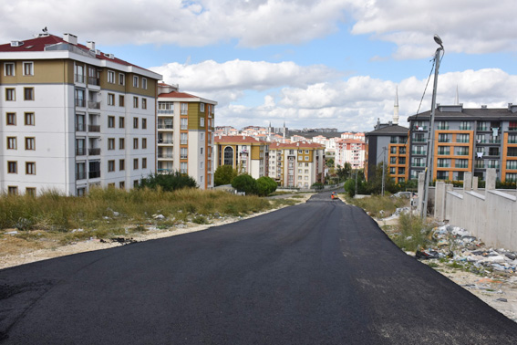 Yeni Mahalle’de asfaltlama çalışmaları devam ediyor