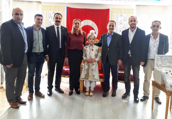 Allah damatlığını da göstersin