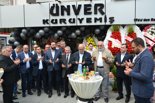 Ünver Kuruyemiş’e resmi açılış