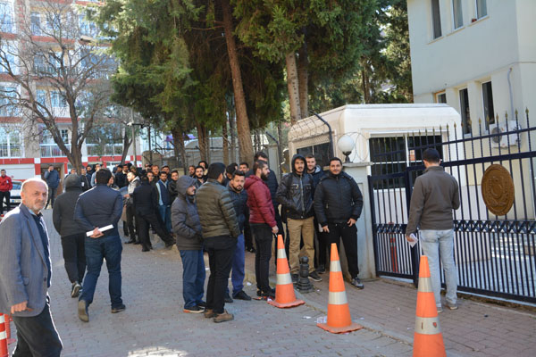Askerlik Şubesi önünde ‘bedelli’ kuyruğu