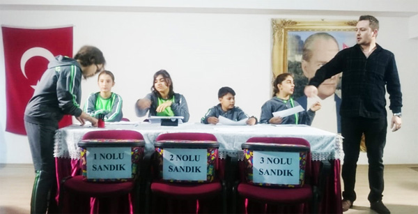 Silivri Ortaokulu’nda demokrasi şöleni