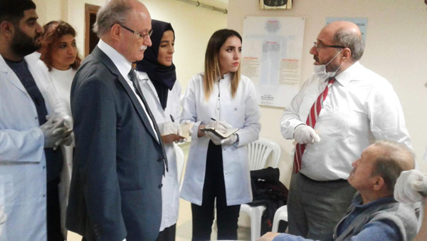 Sağlıkçılardan huzurevinde kontrol