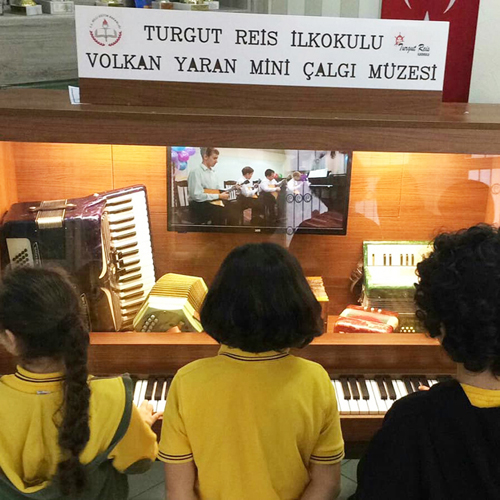 Çalgı Müzesi’nde Akordeon Ailesi