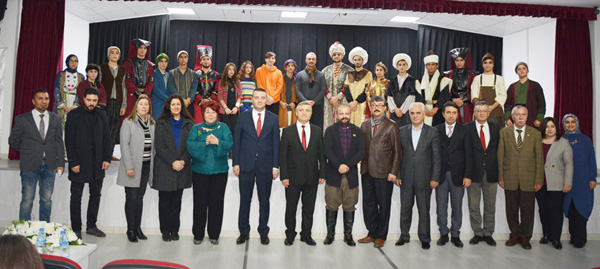 “Fatih’in Kılıcı” adlı tiyatro oyunu sahnelendi