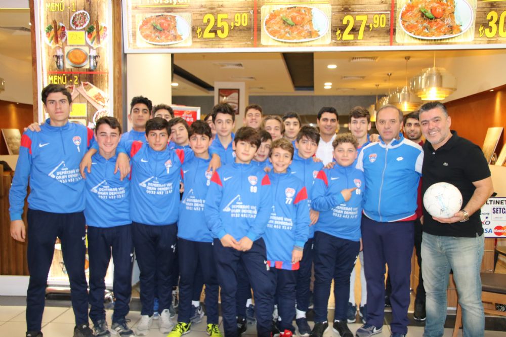 Silivrisporlu gençler Serdar Karaca'nın misafiri