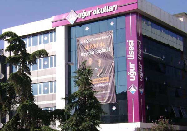Uğur Okullarında başarı ödüllendiriliyor