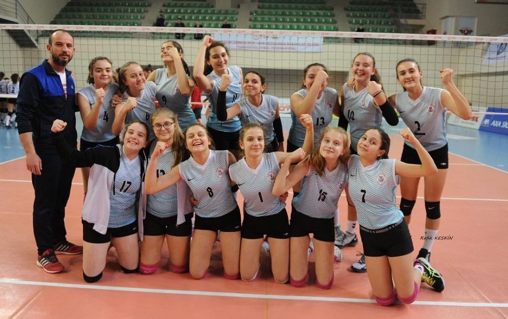 Çağrıbeyli kızlar yeniden Türkiye Finallerinde