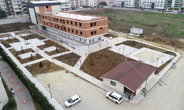 Silivri Cemevi’nde çevre düzenlenmesi tamamlandı