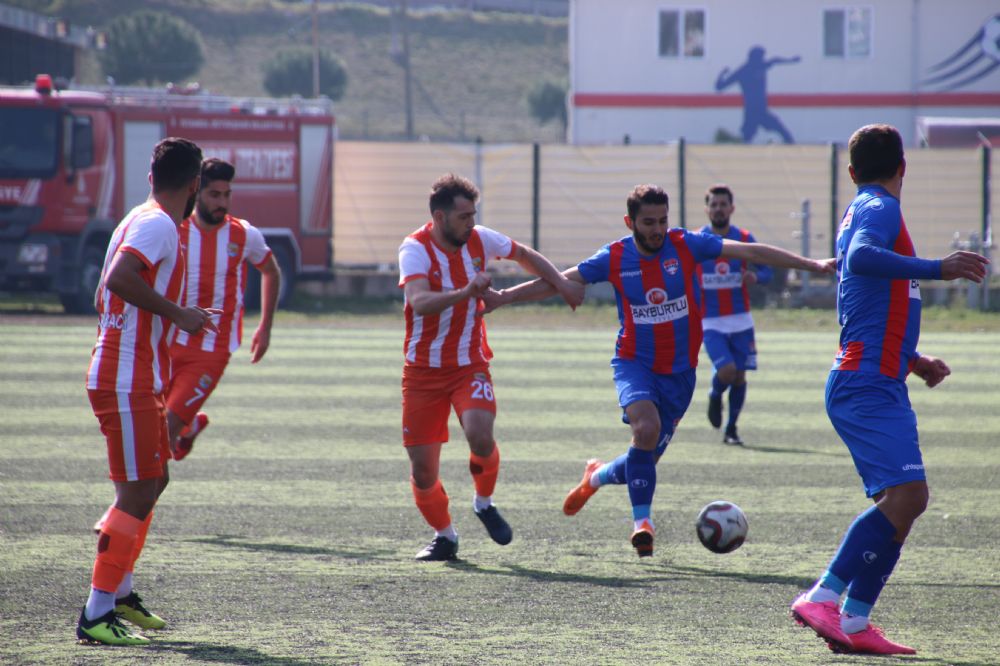 Silivrispor 1-1 eriyor