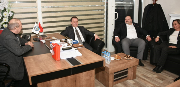 Işıklar: Esnaf bir ülkenin lokomotif gücüdür
