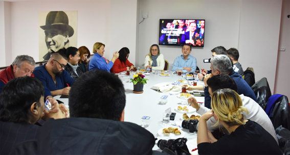 Işıklar: Bizde temsil onlarda tuzak var