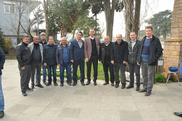 Cami cemaatiyle buluştu