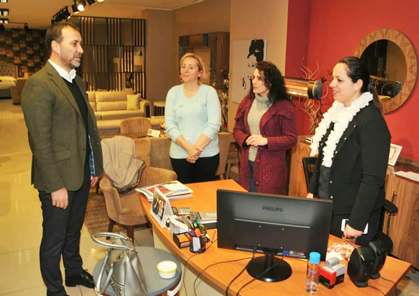 Esnafları ziyaret etti, halkla istişare yaptı