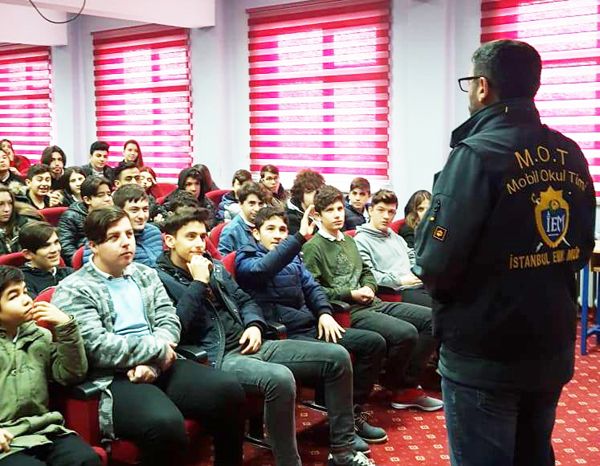 İnternet konulu seminer verildi