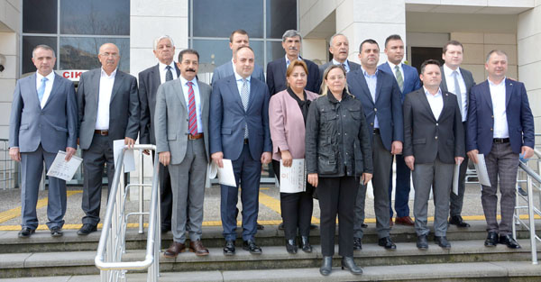 CHP’li Meclis Üyeleri Mazbatalarını aldı