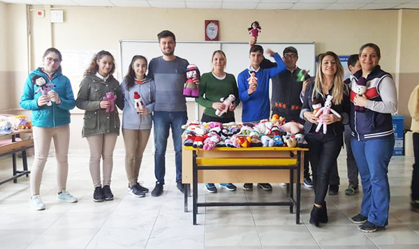 İlmek ilmek sevgi dokudular
