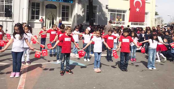 Atatürk çocuklarından bayram coşkusu
