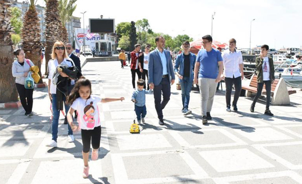 Tebrik ve kaynaşma tüm hızıyla sürüyor