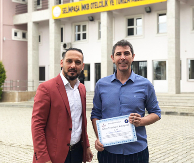 Radyo programcısı Alyakut, Yemek Yarışması birincisi oldu