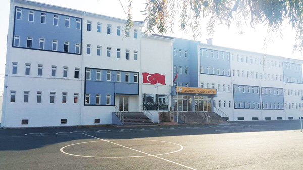 Atatürk Lisesine şiir ve kompozisyonda İlçe Birinciliği