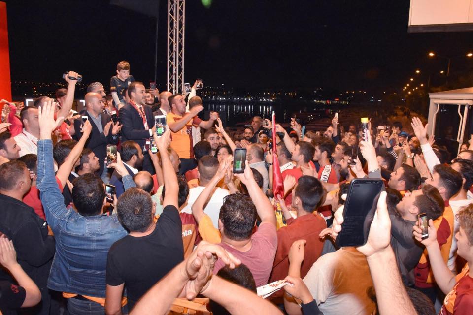 Silivri’de Galatasaray’a şampiyonluk kutlaması