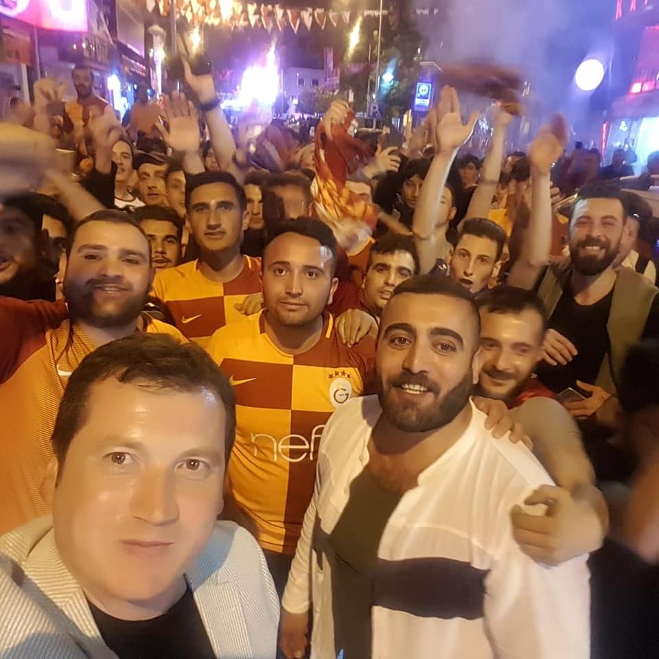 Balcıoğlu, şampiyonluğu taraftarlarla kutladı