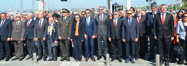 19 Mayıs Çelenk Töreni’ne yoğun katılım