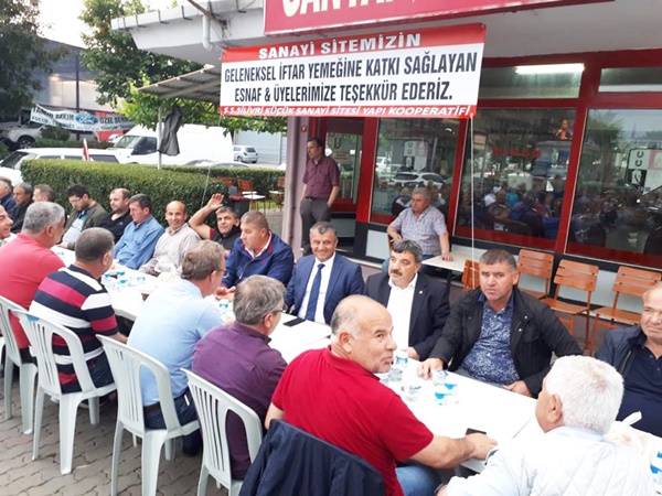 Kırmızılar’da iftar buluşması