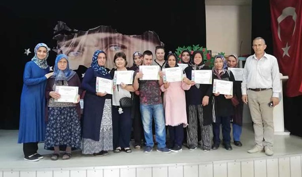 Esen İbak velileri sertifikalarını aldı