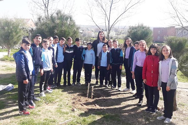 “Yeşili Koruyan Ağaç Dostu Okul” seçildi