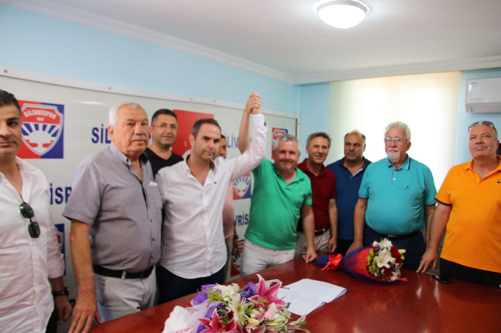 Silivrispor’da devir teslim de tamamlandı