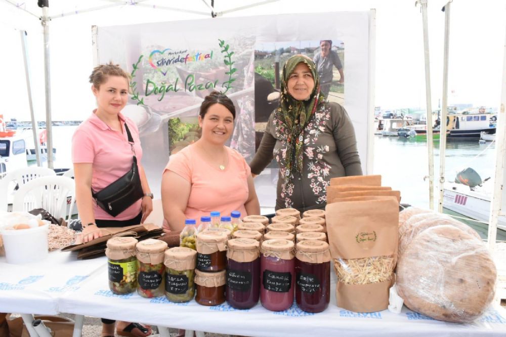 Festivalde doğal ürün pazarı