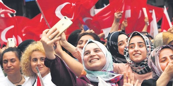 “AK Parti’de teşkilatların yüzde 50’si değişecek” iddiası