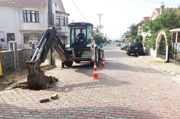 Ekipler saha çalışmalarını sürdürüyor