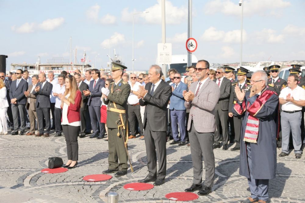 Kutlamalar törenle başladı, Zafer yürüyüşü bu akşam