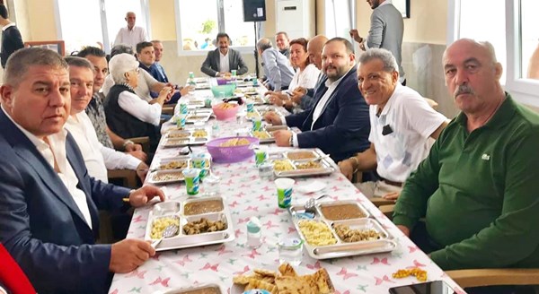 Silivri Cemevi, aşure lokması dağıttı