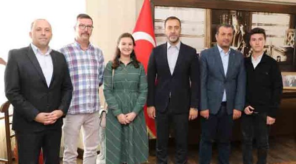Güner ve ailesinden ziyaret
