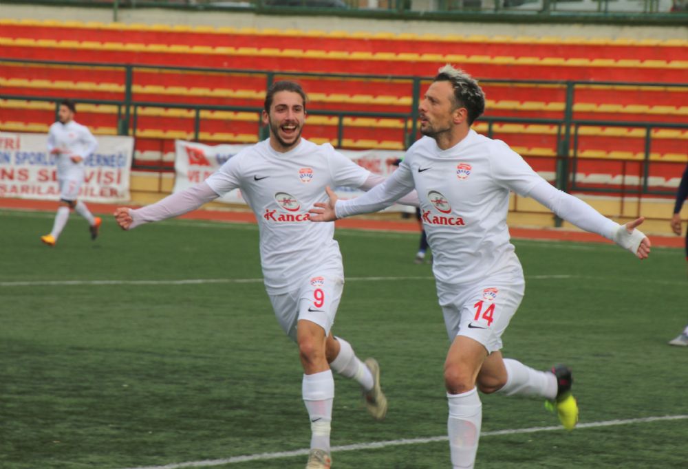 Silivrispor ilk yarıda işi bitirdi 2-1