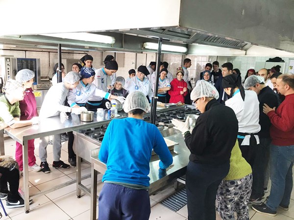 Özel öğrenciler, Selimpaşa İMKB Lisesi Mutfak Atölyesi’nde