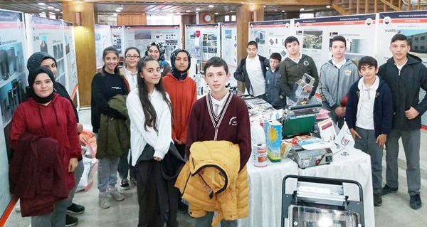 Öğrenciler SİAD’ın sergisinde