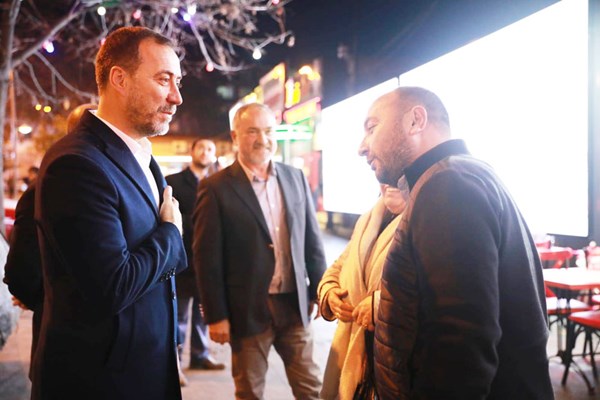 Vatandaşların arasında