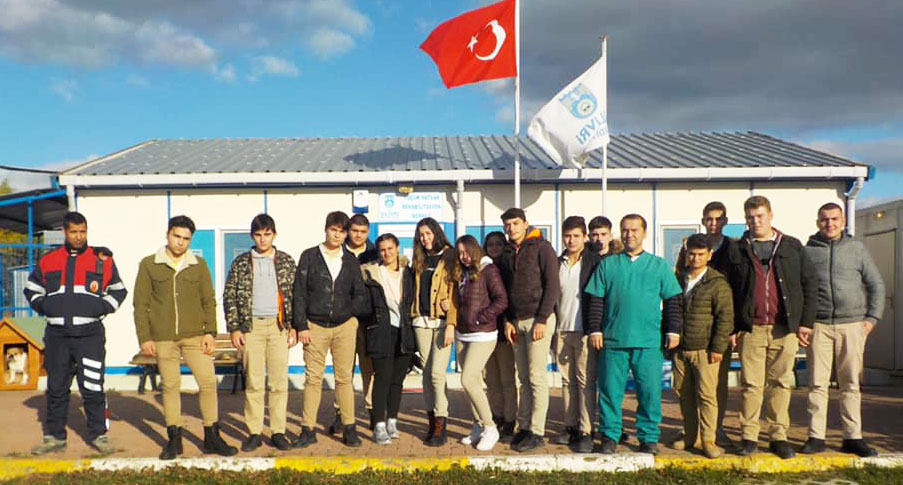 TÜRAM Lisesi öğrencilerinden barınak ziyareti