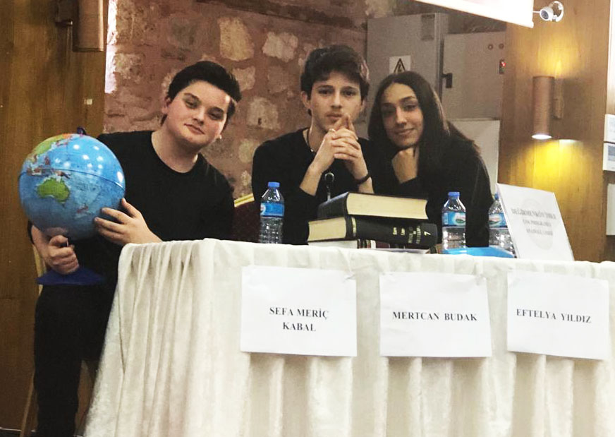 Münazaranın galibi Değirmenköy Lisesi oldu