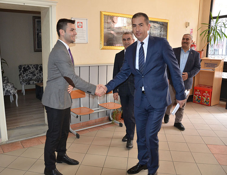 İlçe Müdürü Zekeriya Artar göreve başladı