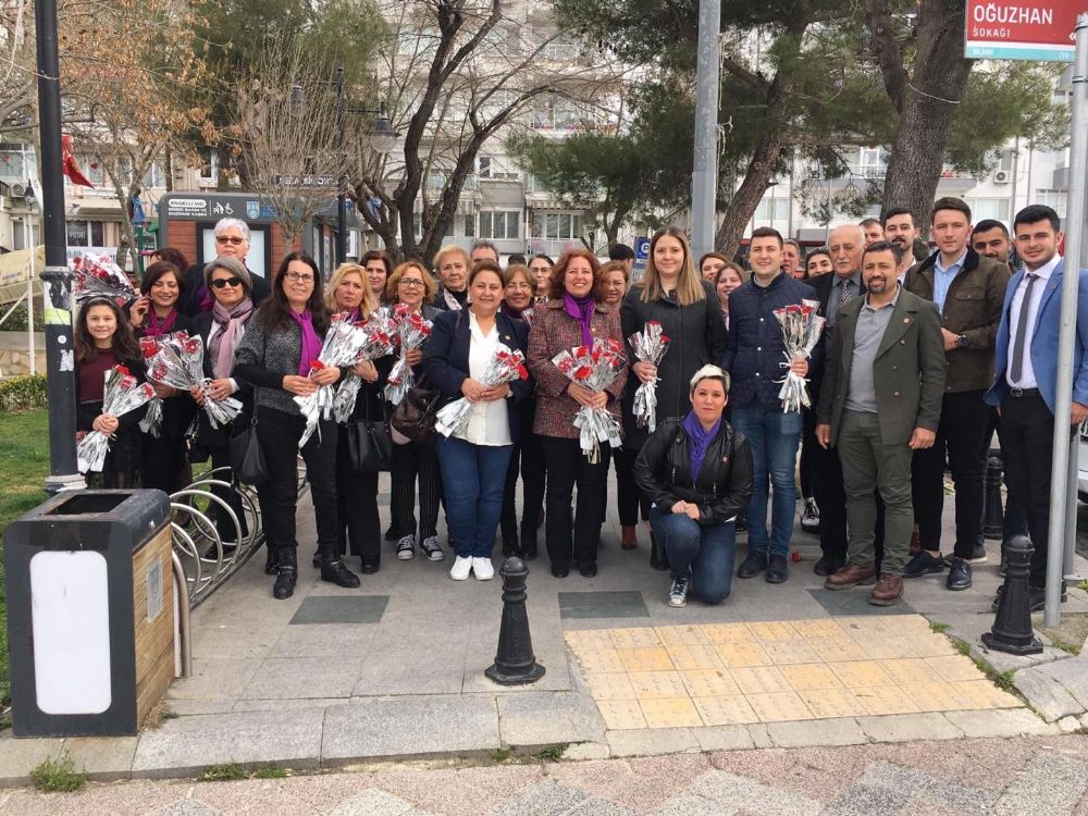 Kadınların günlerini kutladılar