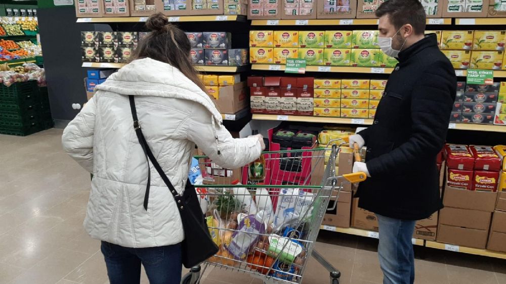 Esen, Gençlerin kampanyasına destek verdi