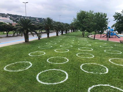 İBB’den parklara sosyal mesafe halkaları