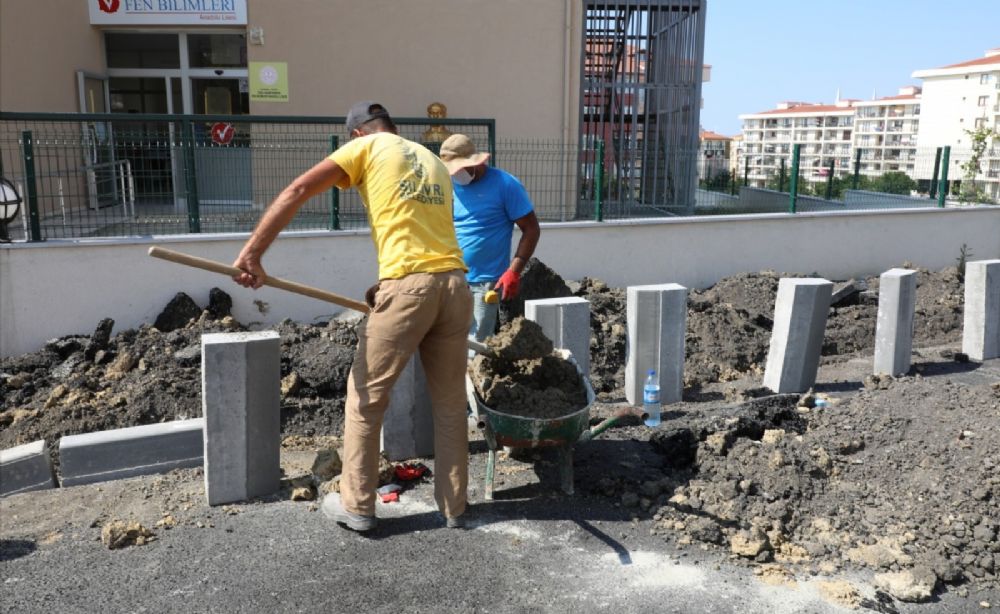 Fen İşleri tamirat ve imalatlarına devam etti