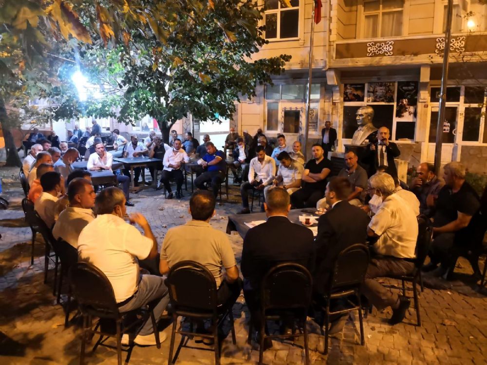 CHP’liler Kadıköy’de ‘Halk Süt’ ve ‘Fide Desteği’ne açıklık getirdiler