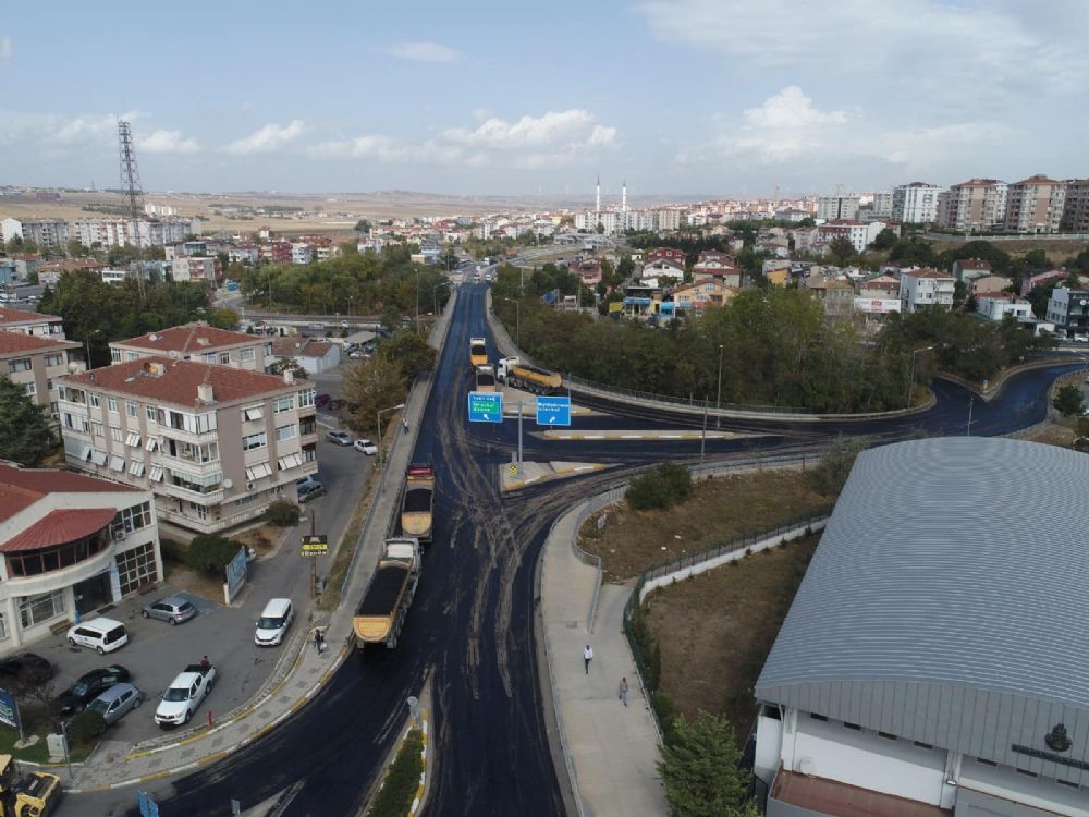 Yılmaz, köprülü kavşaktaki çalışmayı inceledi